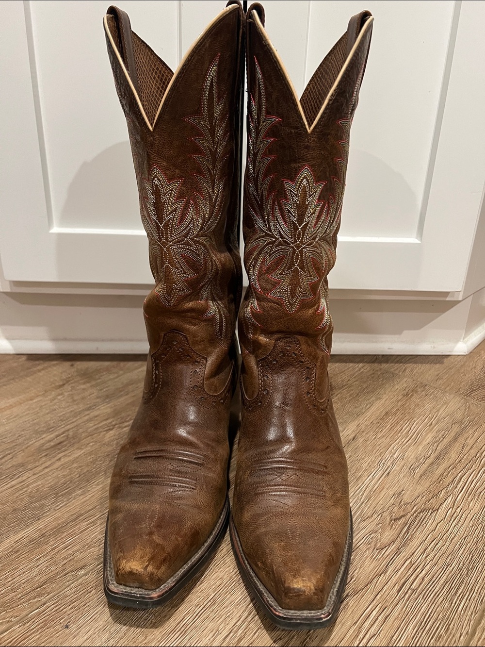 Classic Brown Leather Cowboy Boots with Embroidered Shaft